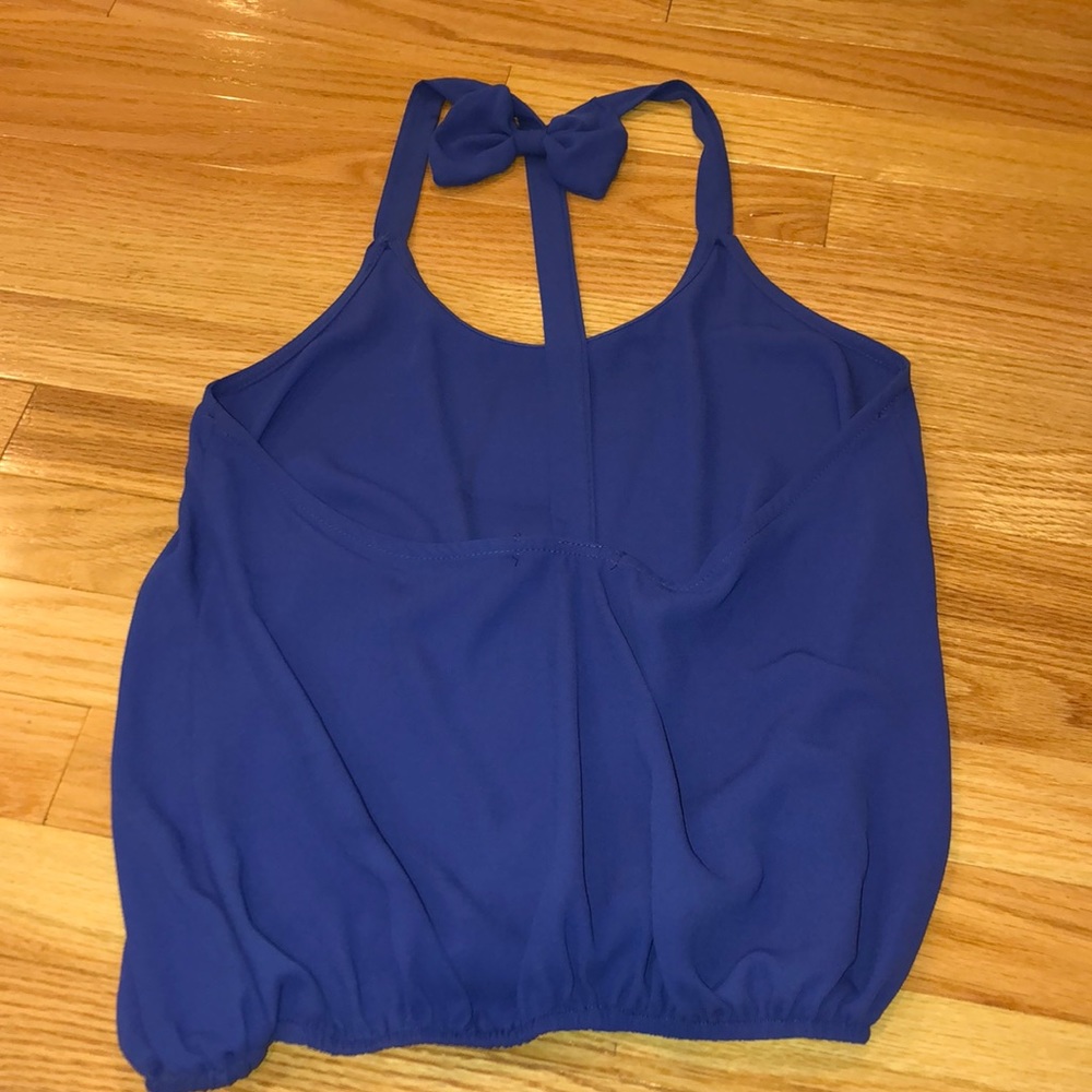 Blue t back top with bow back of neck detail - Picture 3 of 6